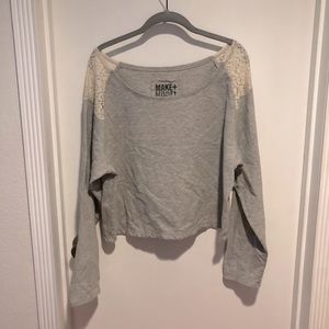 Drop shoulder crop sweatshirt